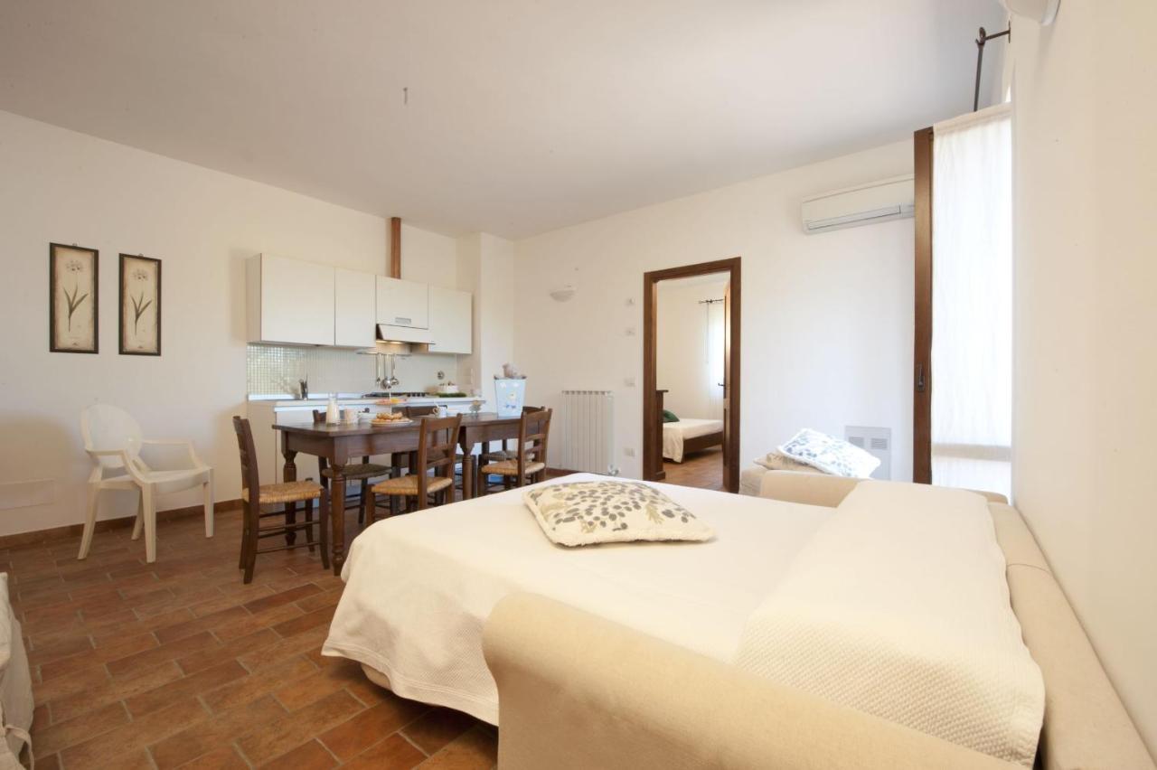 Ripa Agriturismo Casale Le Selvette מראה חיצוני תמונה
