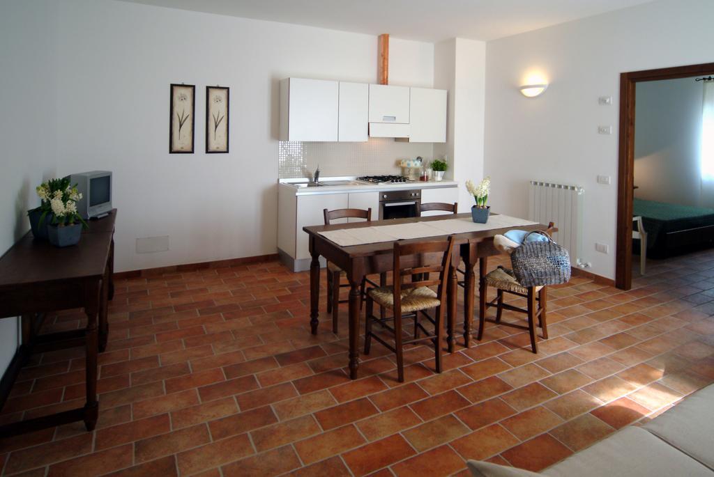Ripa Agriturismo Casale Le Selvette מראה חיצוני תמונה
